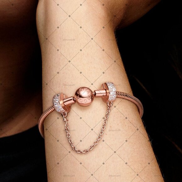 Pandora Clear Pavรฉ Safety Chain Clip Charm - Picture 4 of 4